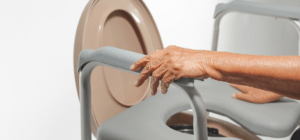 כסא שירותים למבוגרים ונכים