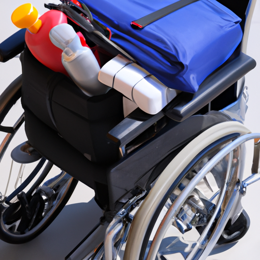 1. תמונה של כיסא גלגלים קל משקל עמוס בפריטים חיוניים לנסיעות.